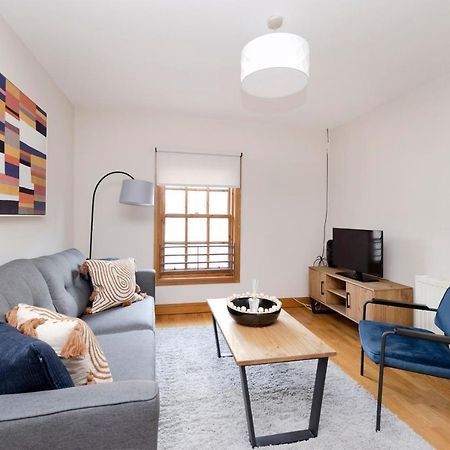 Joivy Bright And Cosy Flat Near The Scotland Gallery Edinburgh Bagian luar foto