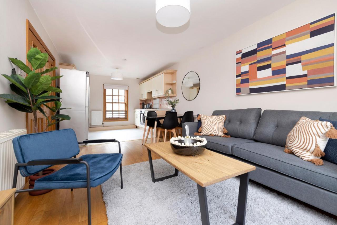 Joivy Bright And Cosy Flat Near The Scotland Gallery Edinburgh Bagian luar foto