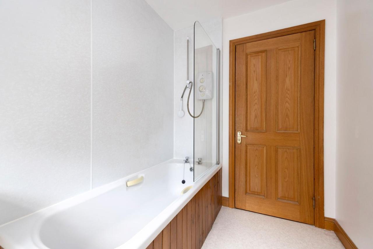 Joivy Bright And Cosy Flat Near The Scotland Gallery Edinburgh Bagian luar foto