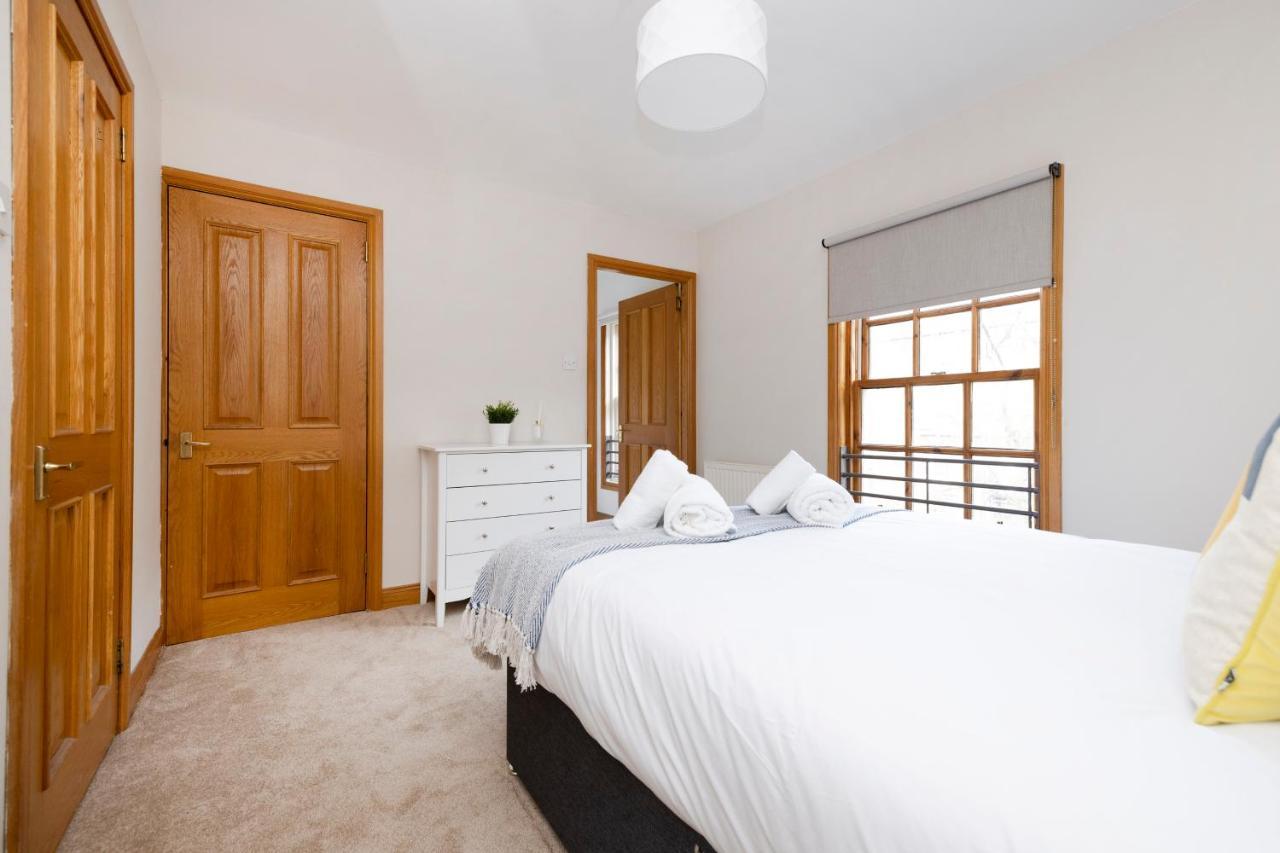 Joivy Bright And Cosy Flat Near The Scotland Gallery Edinburgh Bagian luar foto