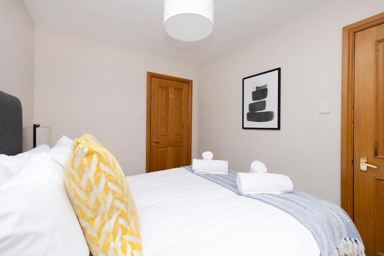 Joivy Bright And Cosy Flat Near The Scotland Gallery Edinburgh Bagian luar foto